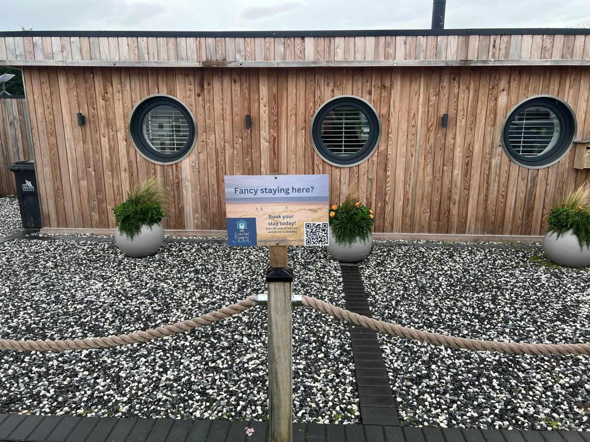 Humberston Boathouse Lodge & Hot Tub - Cleethorpes Beach Cabin Chalet Екстериор снимка